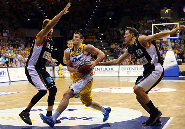 串右后卫 串右后卫