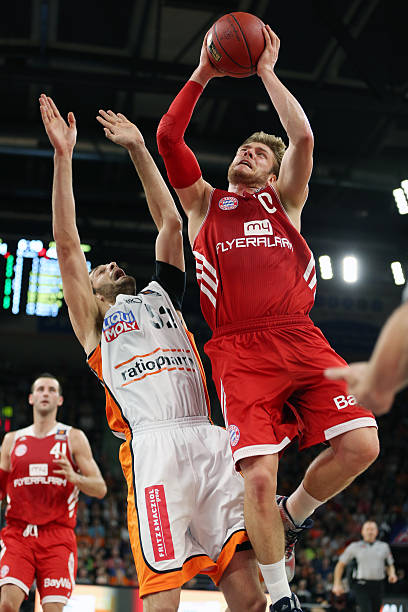 他在场上的 他在场上的